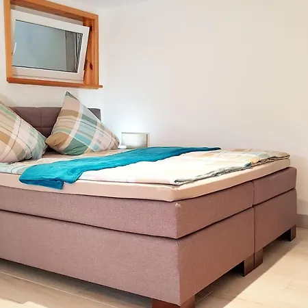Moderne Kellerwohnung Fuer Handwerker Zwischen Braunschweig Und Wolfsburg, Mit Internet, Kueche, Parkplatz, 24h Check-in Schandelah