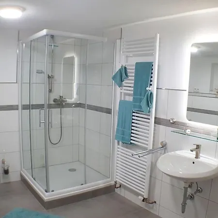 Apartment Moderne Kellerwohnung Fuer Handwerker Zwischen Braunschweig Und Wolfsburg, Mit Internet, Kueche, Parkplatz, 24h Check-in *