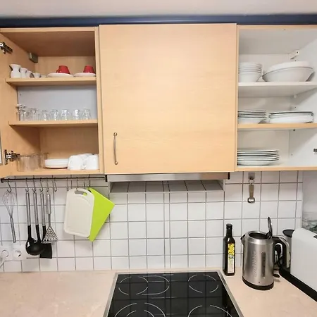 Apartment Moderne Kellerwohnung Fuer Handwerker Zwischen Braunschweig Und Wolfsburg, Mit Internet, Kueche, Parkplatz, 24h Check-in Schandelah